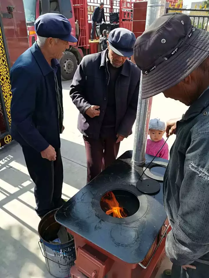 暖媳婦好煤配好爐深受農(nóng)戶歡迎